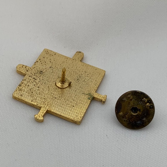 Vintage New York Yankees Stadium World Series 1941 Lapel Pin - Picture 5 of 7